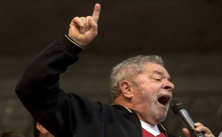 Lula diz estar &#8220;indignado com as coisas que estão acontecendo no país&#8221;