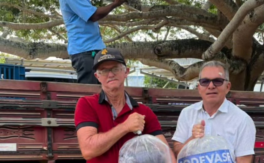 Prefeitura de Arapiraca distribui 30 mil alevinos em parceria com a Codevasf