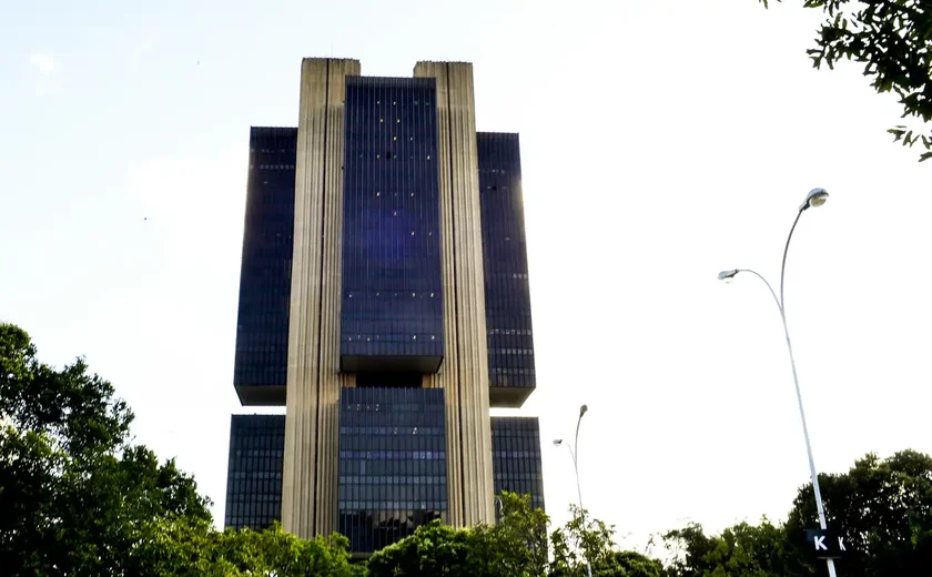 Boletim Focus: mercado sobe previsão da inflação para 4% neste ano