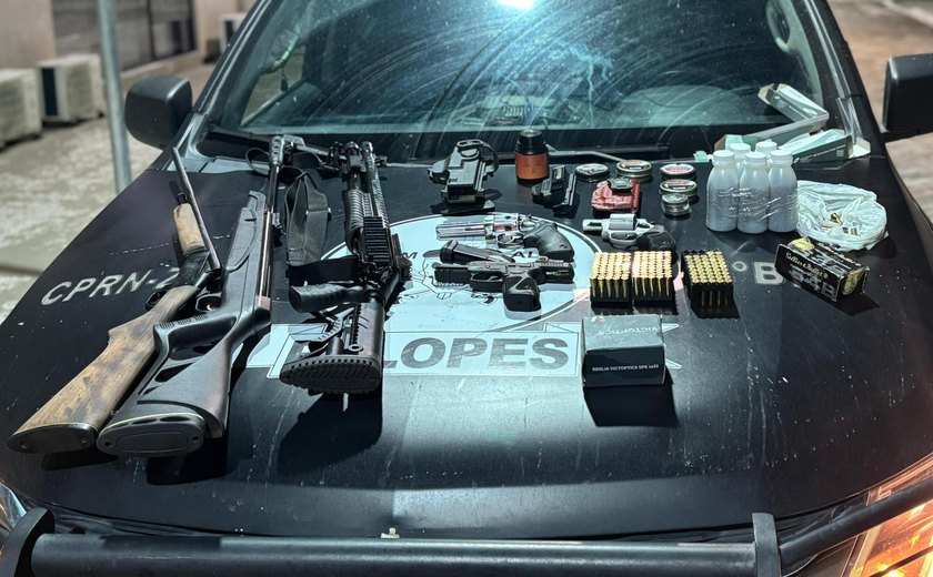 PM e PC apreendem arsenal e prendem dupla suspeita em ação integrada em Ibateguara