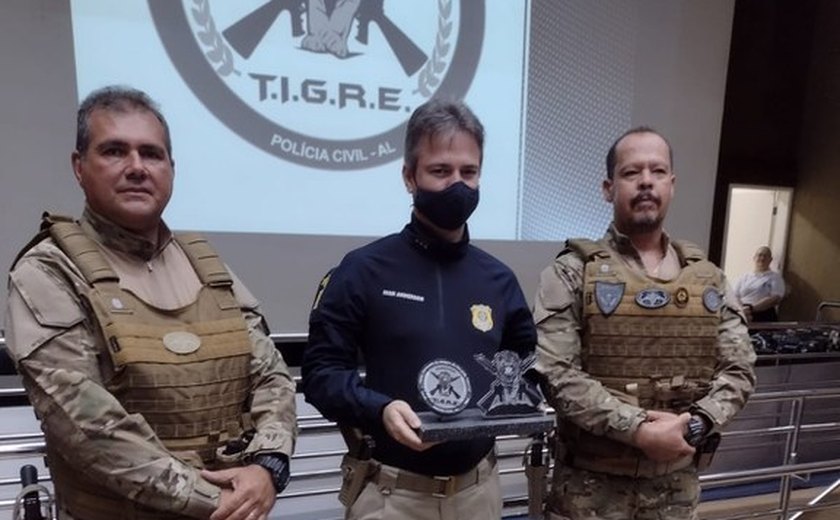 PRF em Alagoas participa de solenidade do grupo T.I.G.R.E da Polícia Civil