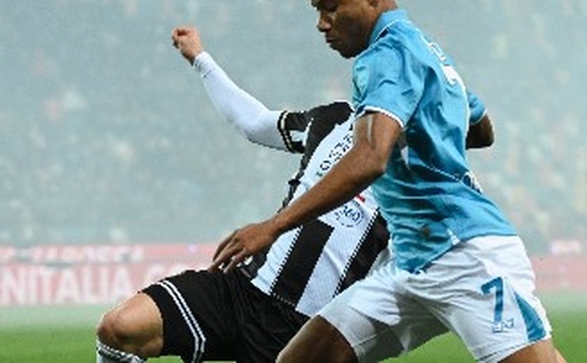 Napoli bate Udinese fora e segue na cola da Atalanta no Italiano; Juventus empata com lanterna
