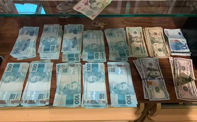 Promotoria em SP denuncia policiais 'Xixo' e 'Bolsonaro' por propina de R$ 800 mil do tráfico