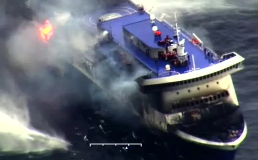 Sobe para cinco número de mortos em balsa incendiada no Mar Adriático