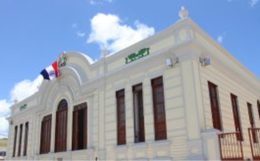Governo entrega escola histórica à população de São Luís do Quitunde