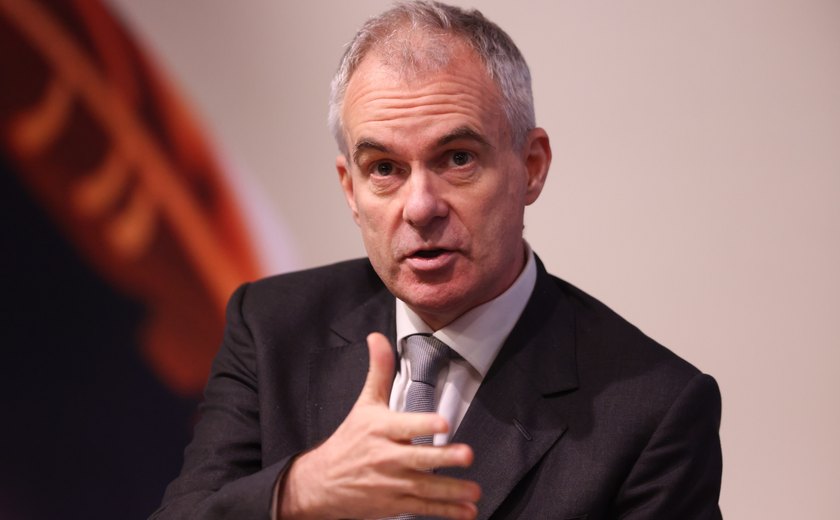 É possível que juro básico seja cortado durante o verão, diz Broadbent, do BoE