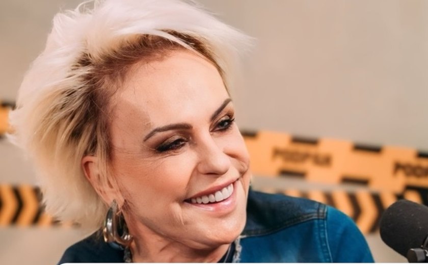 Ana Maria Braga chora ao homenagear ajudante que trabalha com ela há 25 anos