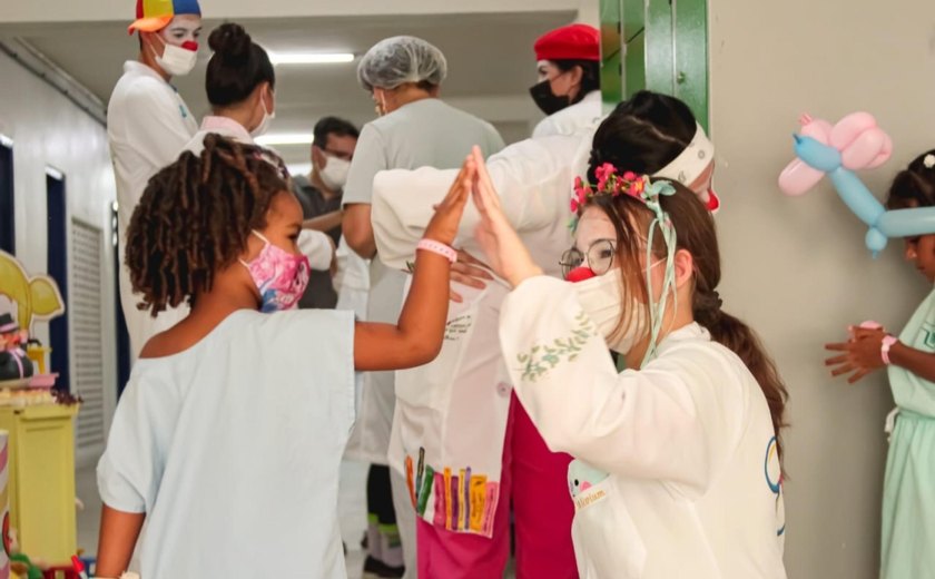 Estudo da Uncisal sobre palhaços hospitalares ganha destaque em revista científica internacional