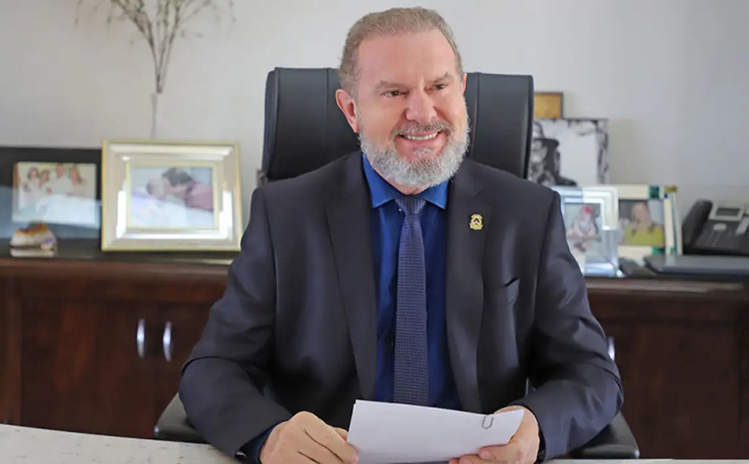 Polícia atribui ao ex-governador do TO 'núcleo de comando' do crime e de desvios