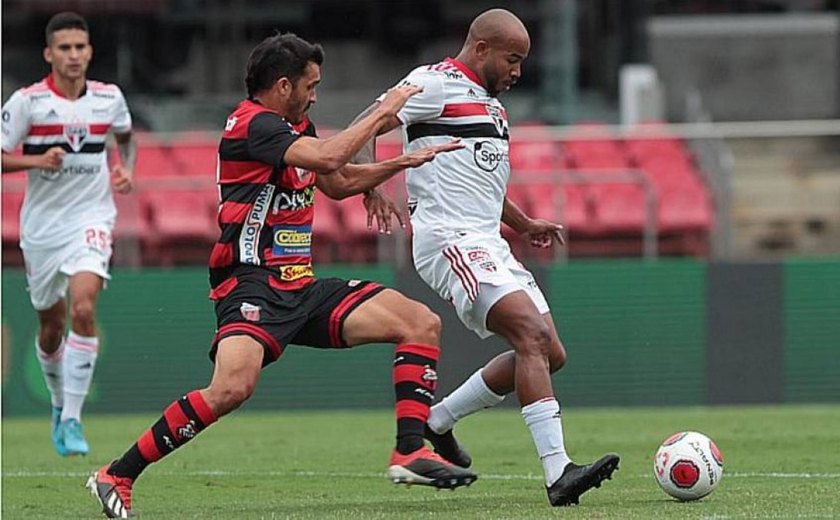 Patrick volta aos treinos no São Paulo, mas não deve enfrentar a Inter de Limeira