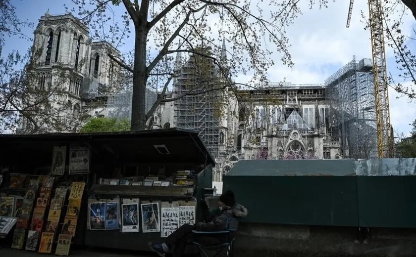 Paris: donos de bancas à margem do rio Sena se recusam a deixar local por conta das Olimpíadas