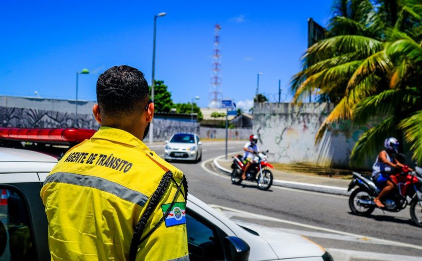 SMTT organiza trânsito durante cortejo natalino neste domingo