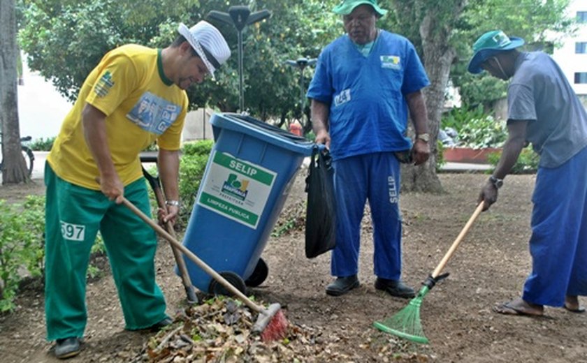 Prefeitura retoma trabalhos de limpeza pública em Arapiraca