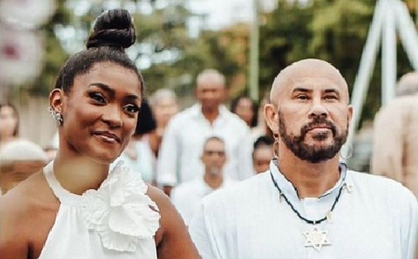 Erika Januza e José Júnior ficam noivos e fazem festa com ares de casamento