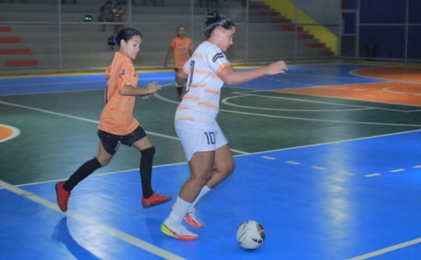 Secretaria da Mulher abre inscrição para aulas gratuitas de handebol e futsal
