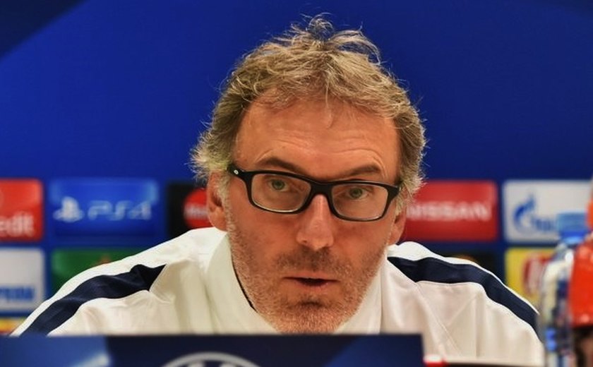 Al Ittihad, de Benzema e Romarinho, fecha com o técnico francês Laurent Blanc