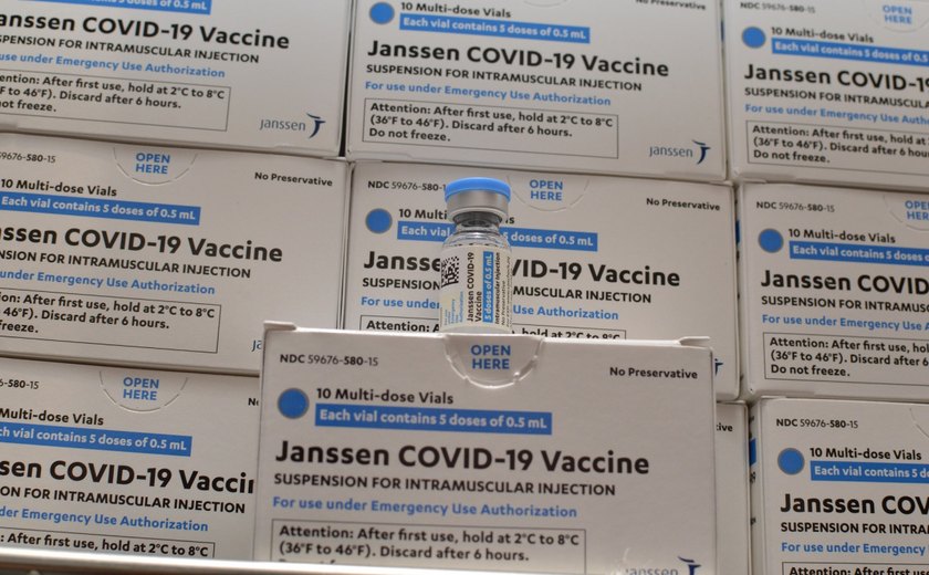 DF suspende uso de 40 mil doses da Janssen após elas chegarem congeladas