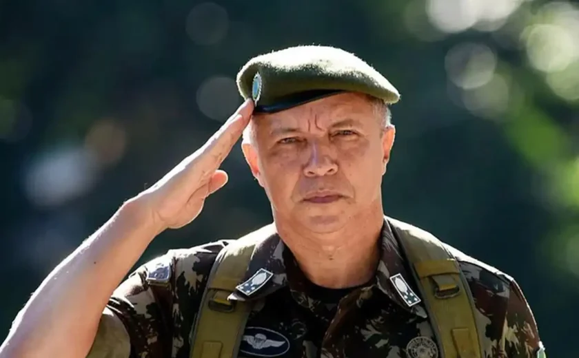 Ex-chefe do Exército nomeado por Lula nega ter recebido oferta de general para dar golpe