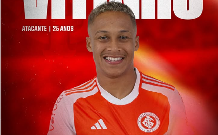 Internacional apresenta Vitinho para contrato de seis meses: 'Sei o que fazer para permanecer'