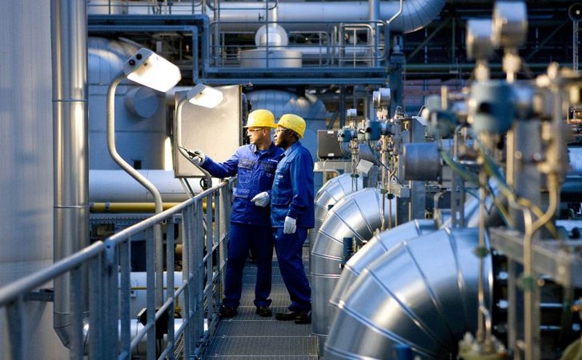 Produção industrial da Alemanha cai 1% em abril ante março
