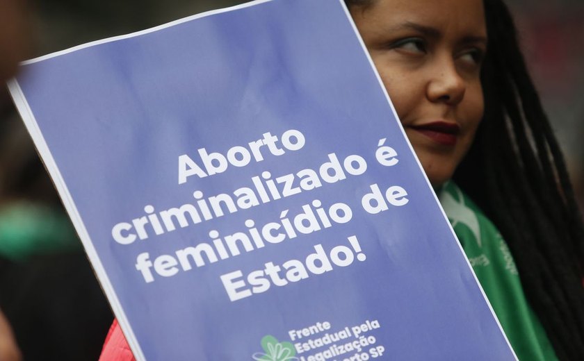 Meninas mães passam de 14 mil e só 1,1% tiveram acesso a aborto legal