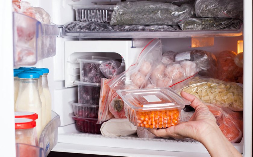 É seguro recongelar alimentos? Veja as respostas para essa e outras perguntas sobre segurança alimentar