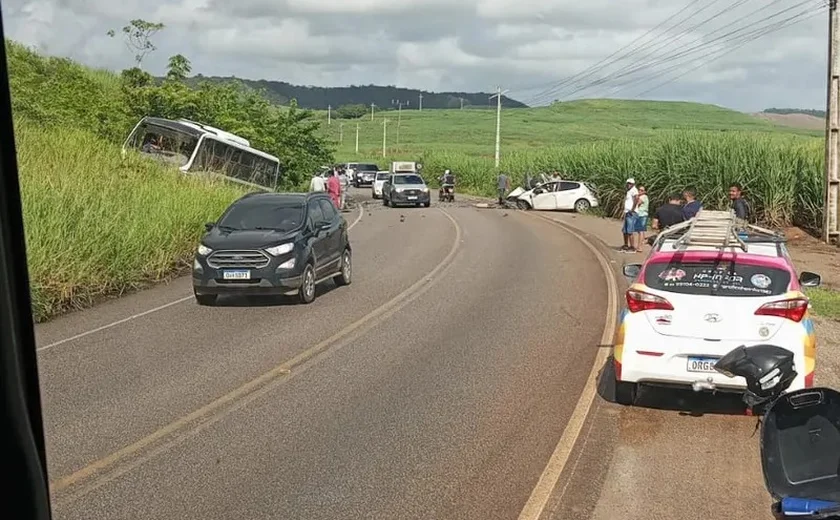 Grave acidente na AL-105 deixa dois mortos na altura de Porto Calvo