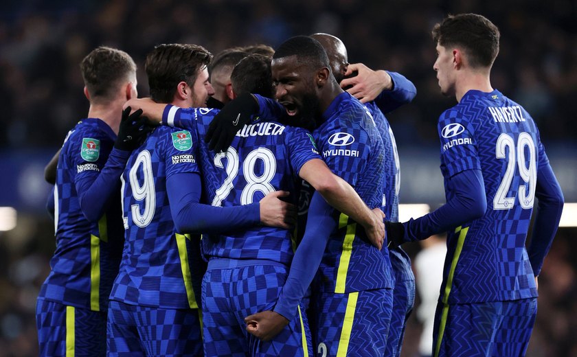 Chelsea leva susto no fim, mas vence Leicester e continua na 3ª colocação do Campeonato Inglês