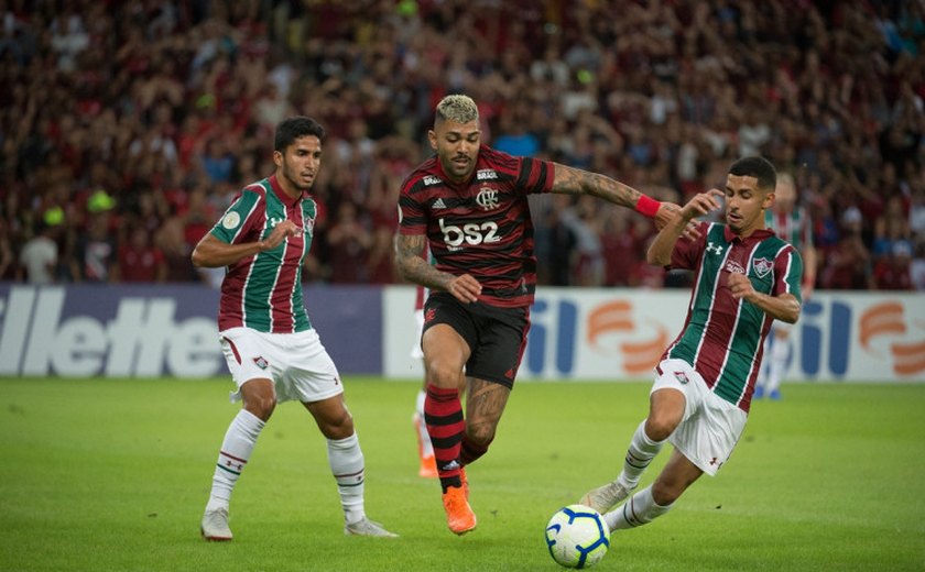 Fluminense e Flamengo fazem clássico movimentado, mas ficam no 0 a 0 no Maracanã