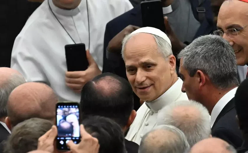 'Ninguém jamais deve ameaçar a existência do outro', afirma Papa