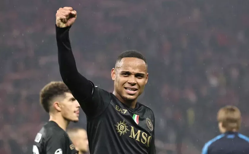 Brasileiro Natan, do Napoli, é vendido para Real Betis