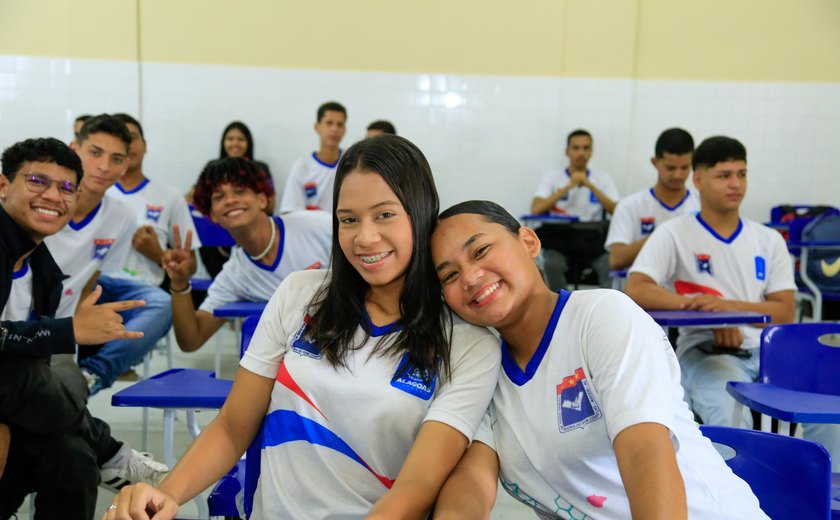 Alunos da Escola Estadual Nossa Senhora do Bom Conselho são realocados para novo prédio na Santa Amélia