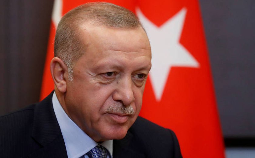 Presidente turco pressiona UE para reconhecer governo libanês