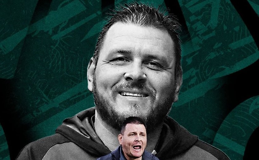 Coritiba demite técnico após rebaixamento no Brasileirão e anuncia Guto Ferreira
