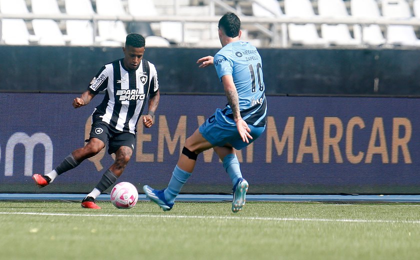 Em jogo de dois dias por falta de luz, líder Botafogo empata com Athletico-PR e mantém folga