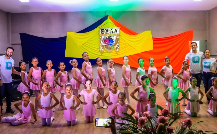 Escola Municipal de Artes encerra ano letivo de 2023 com apresentação artística