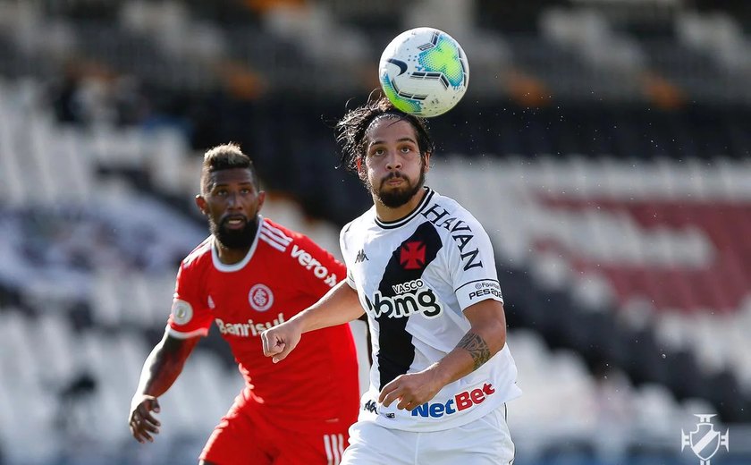 Torcedor do Vasco vai à Justiça comum para anular jogo com Inter e evitar queda