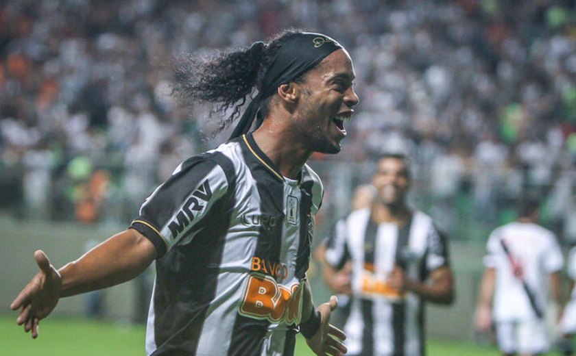 Ronaldinho Gaúcho falta a sessão da CPI das Pirâmides