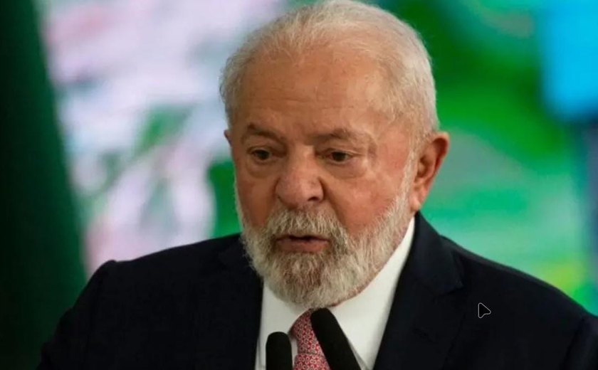 Lula reúne ministros e avalia resposta diplomática à tarifa de Trump