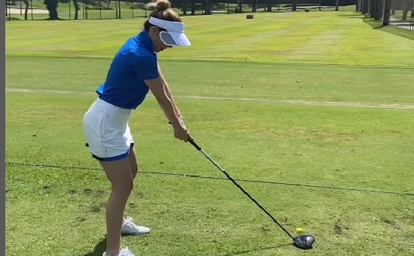 Ana Furtado joga golfe no Rio de Janeiro: 'Pode avisar Tiger Woods que voltei'