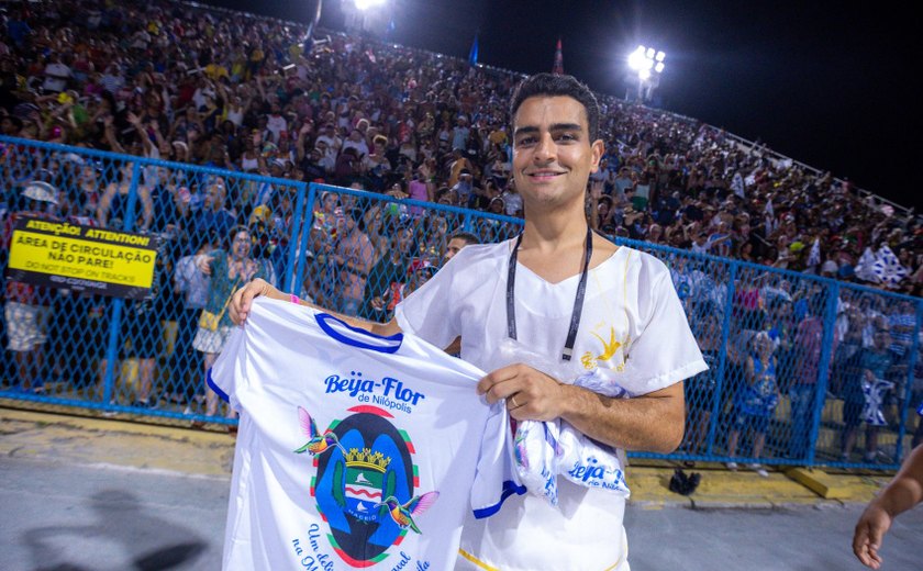 Beija-Flor na Sapucaí com 'Um Delírio de Carnaval de Maceió de Rás Gonguila'