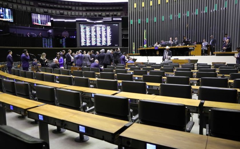 Deputado cobra implementação da política de combate ao câncer no SUS