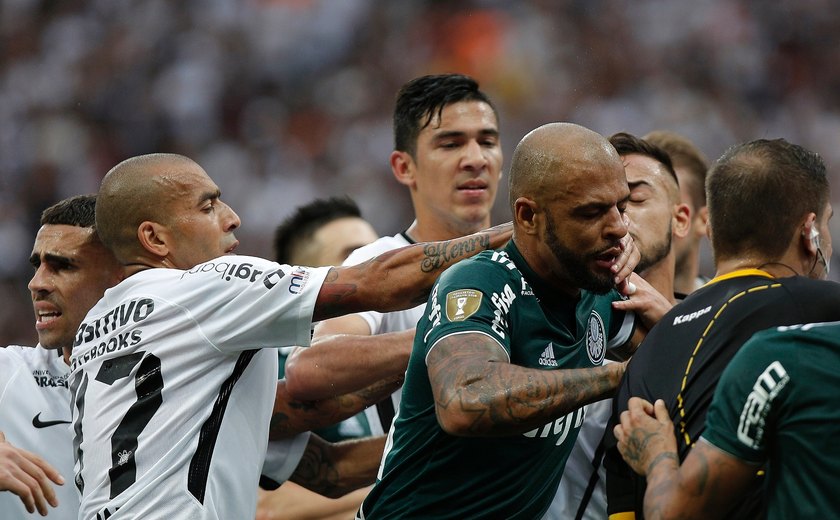Felipe Melo rebate torcedores e nega ter agredido Clayson na final