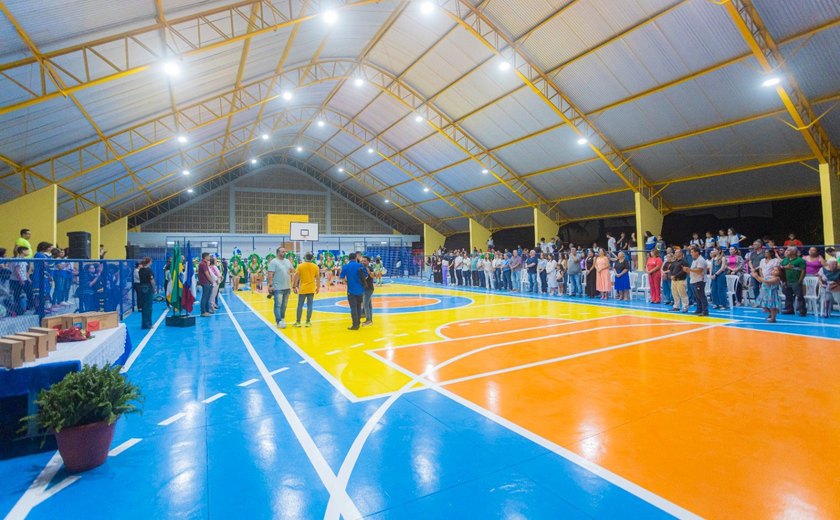 Prefeito Luciano entrega moderno ginásio na Boa Vista e segue fortalecendo educação e o esporte