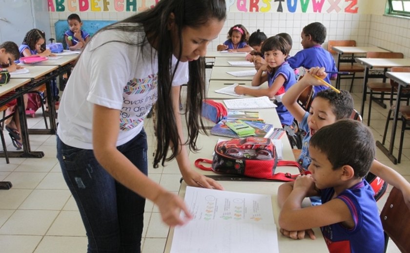 Alagoas dá mais um passo para alfabetizar alagoanos na idade certa