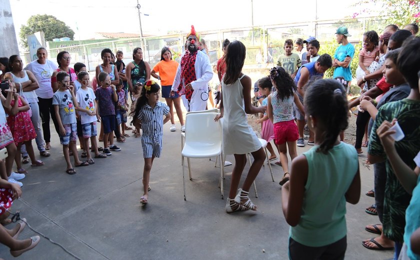 Prefeitura promove atividades recreativas nas comunidades no Mês das Crianças