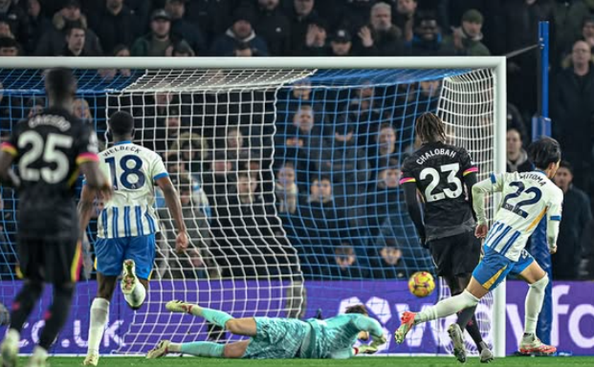 Chelsea perde para o Brighton e desperdiça chance de se aproximar dos líderes no Inglês