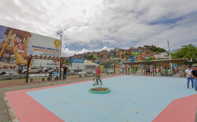 Primeiro Parque Linear de Maceió é entregue pelo governador Renan Filho à maior grota da capital