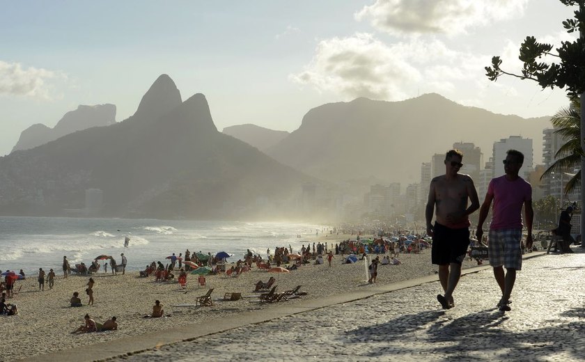 Turistas estrangeiros injetaram quase R$ 4 bilhões no país em abril