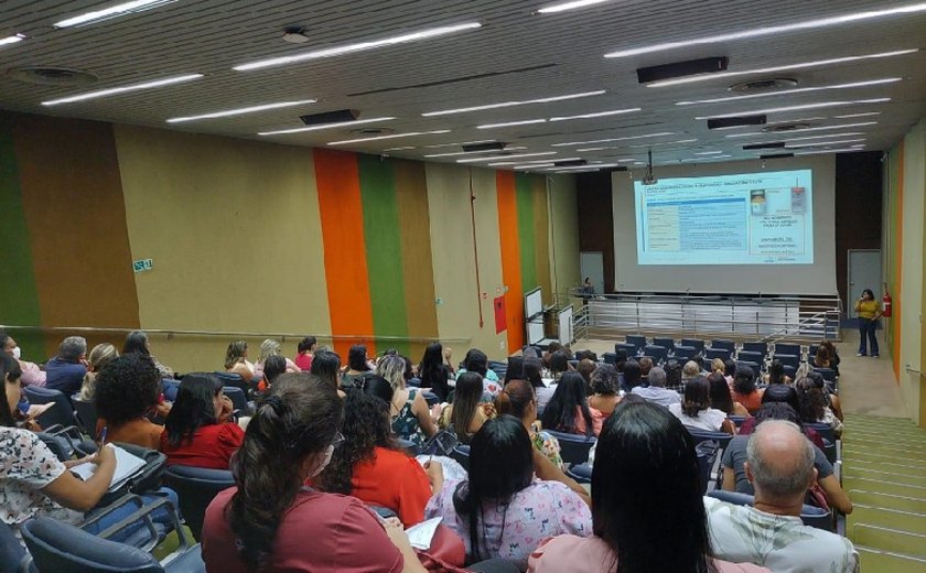 Equipes de salas de vacina recebem capacitação sobre novas diretrizes do Ministério da Saúde